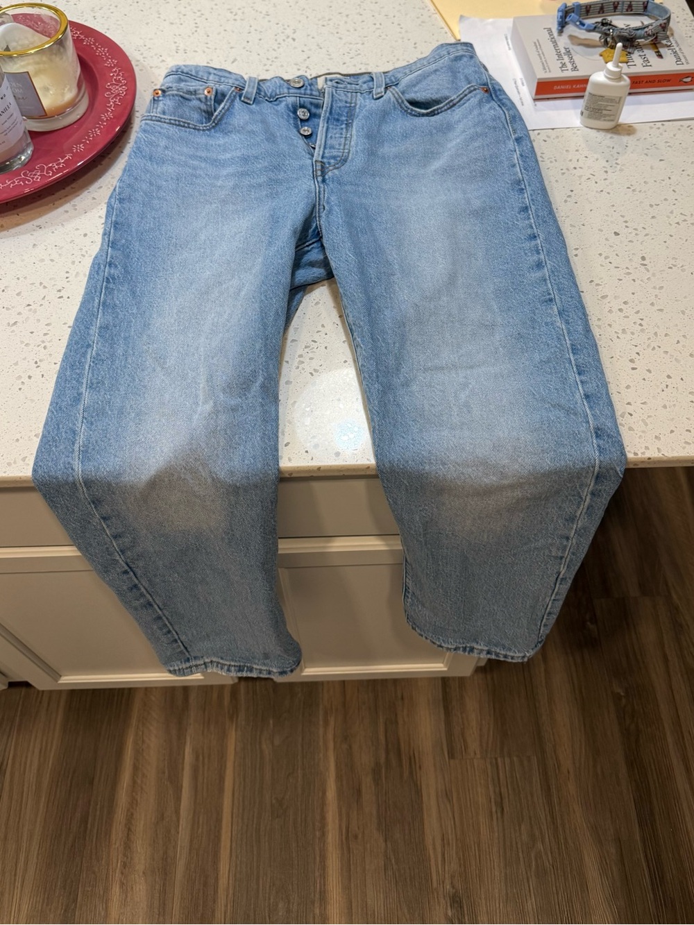 Levi's 501® Original Light Blue Straight-Leg Jeans - Picture 5 of 7
